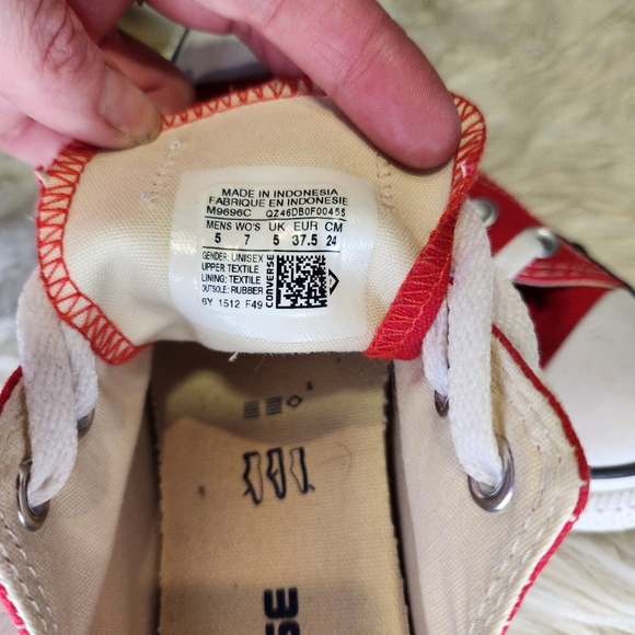 Red Converse - Picture 4 of 4